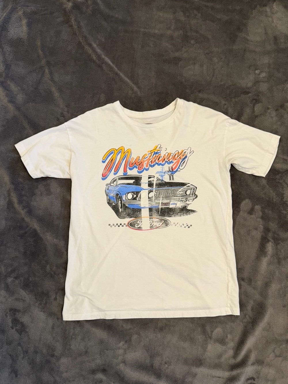 Ford Mustang Vintage-Style Graphic T-Shirt White Size S